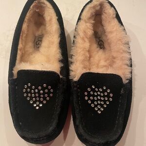 UGG Kids Black Slippers with Heart Design